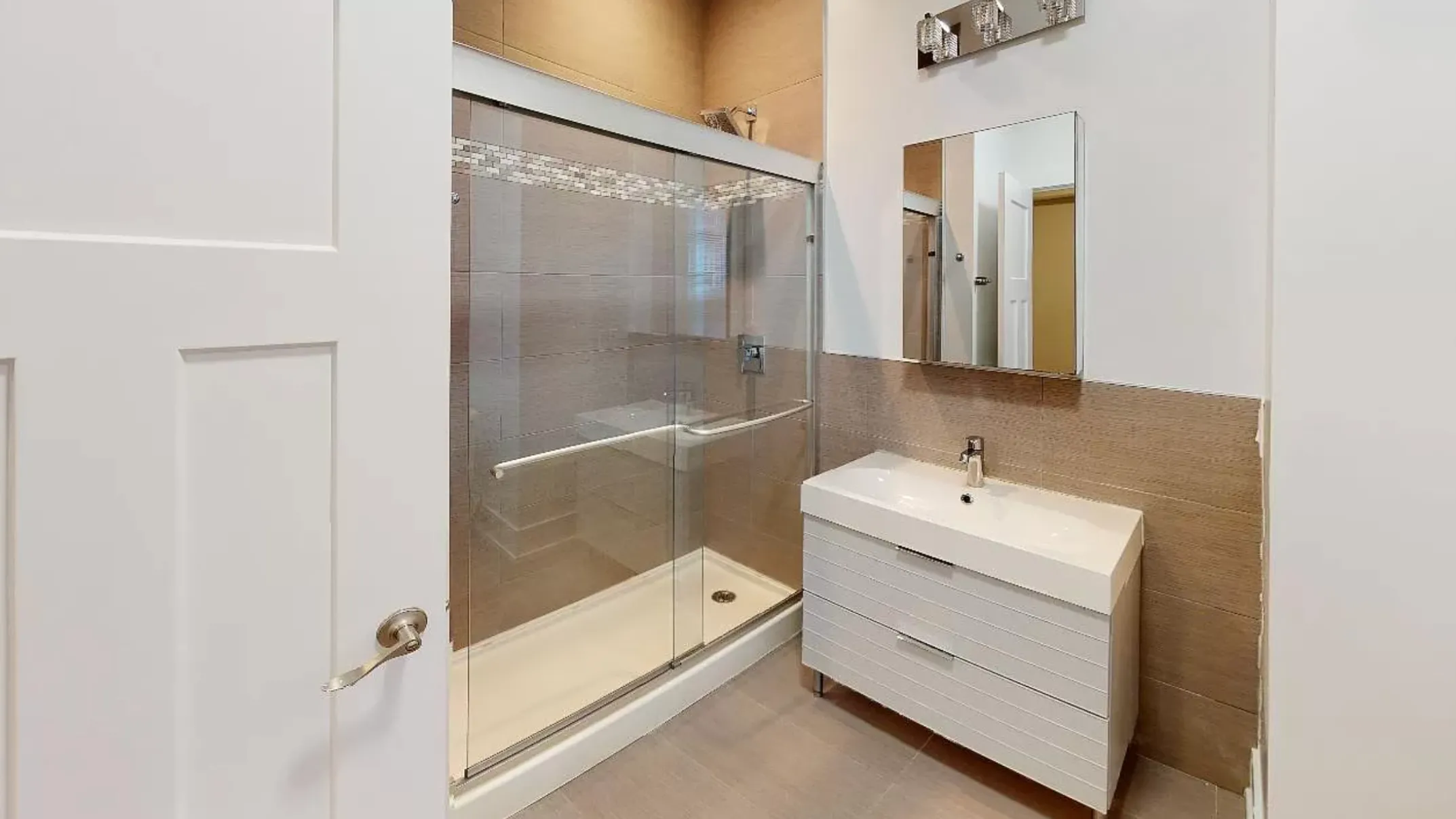 1027 E Hyde Park Blvd, ,  60615, USA 60615-unit#2-Chicago-IL