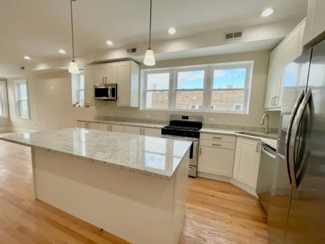 5506 N Glenwood Ave, ,  60640, USA 60660-unit#3-Chicago-IL