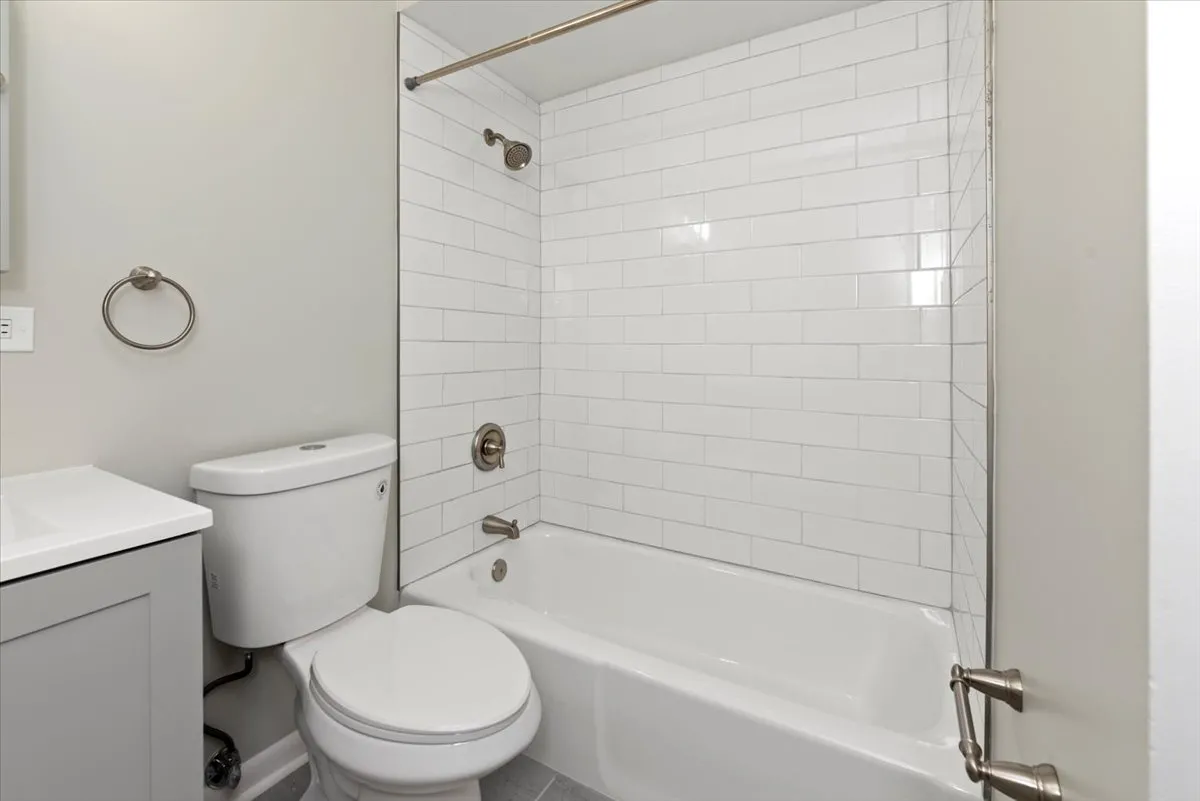 241 E Main St, ,  60047, USA 60047-unit#303-Lake Zurich-IL