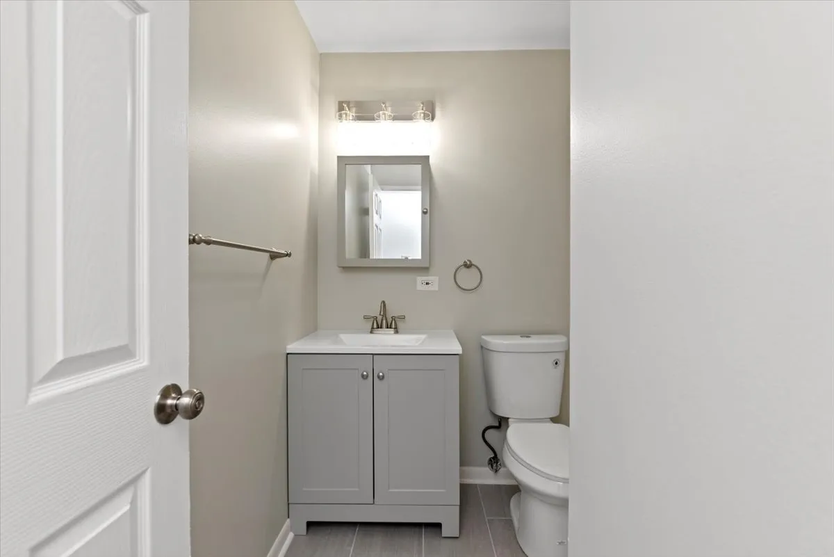 241 E Main St, ,  60047, USA 60047-unit#303-Lake Zurich-IL