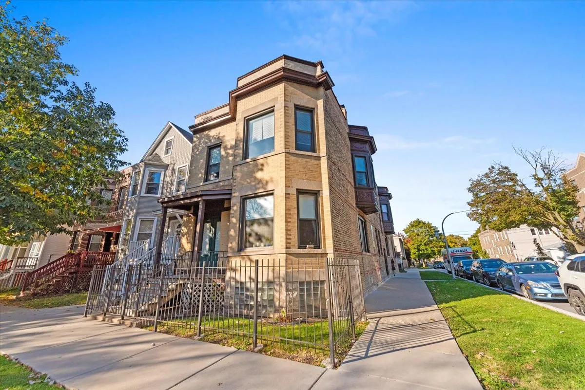 3354 N Whipple St, , 60618, USA 60618-unit#1R-Chicago-IL