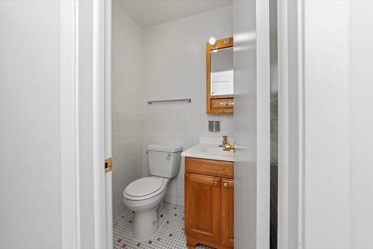 , 60660, USA 60660-unit#101-Chicago-IL