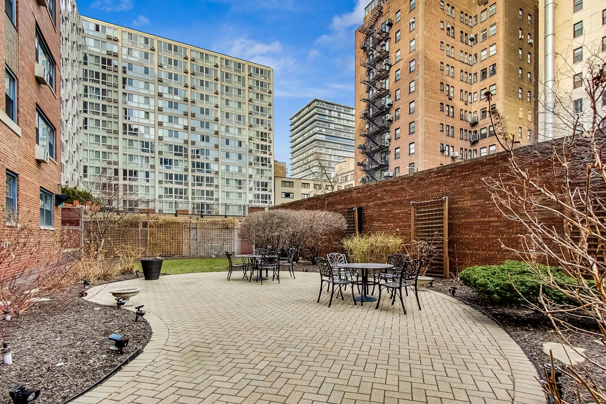 356 W Surf St, ,  60657, USA 60657-unit#306-Chicago-IL
