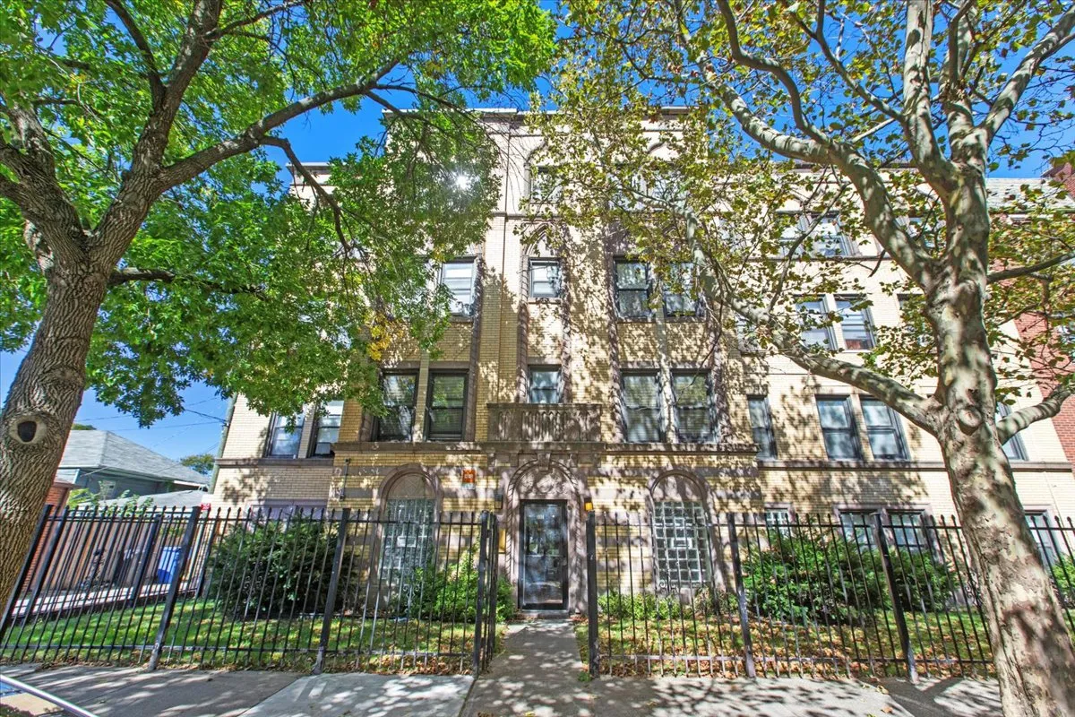 1934 E 74th St, , 60649, USA 60649-unit#104-Chicago-IL