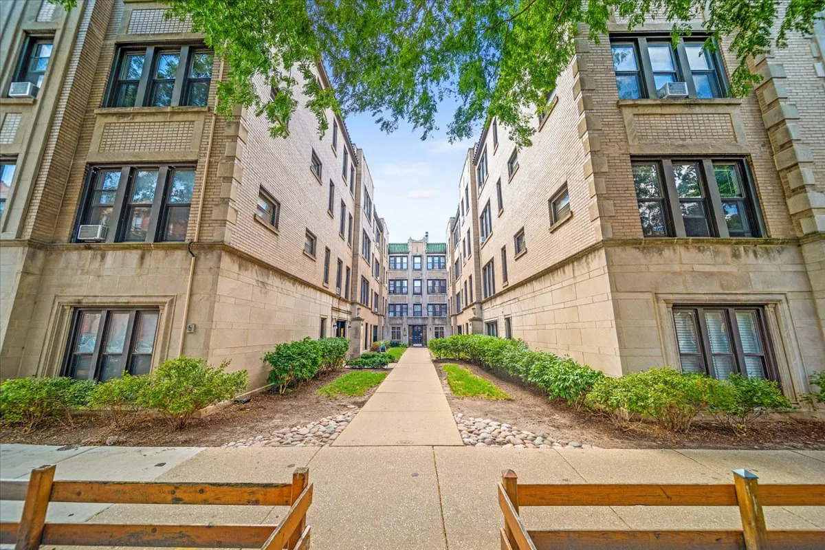 631 W Roscoe St, , 60657, USA 60657-unit#H3-Chicago-IL