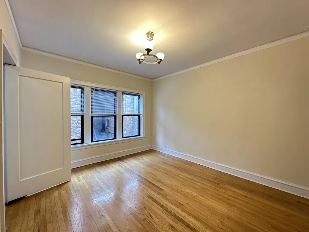 1307 Oak Ave, Evanston,  60201, USA 60201-unit#3W-Chicago-IL