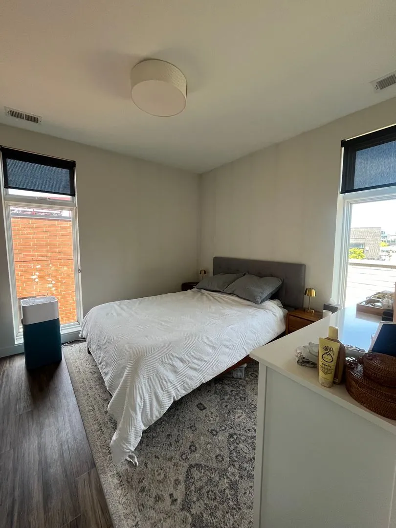 1045 W Cornelia Ave #501, ,  60657, USA 60657-Chicago-IL