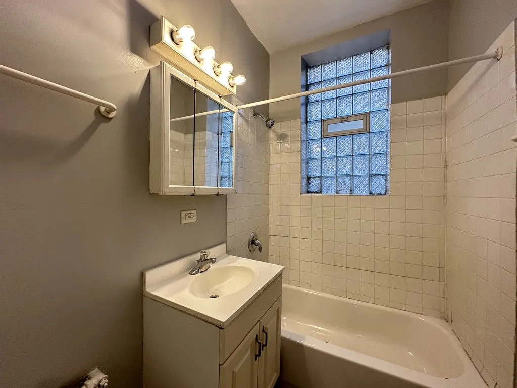1050 W George St, ,  60657, USA 60657-unit#006-Chicago-IL