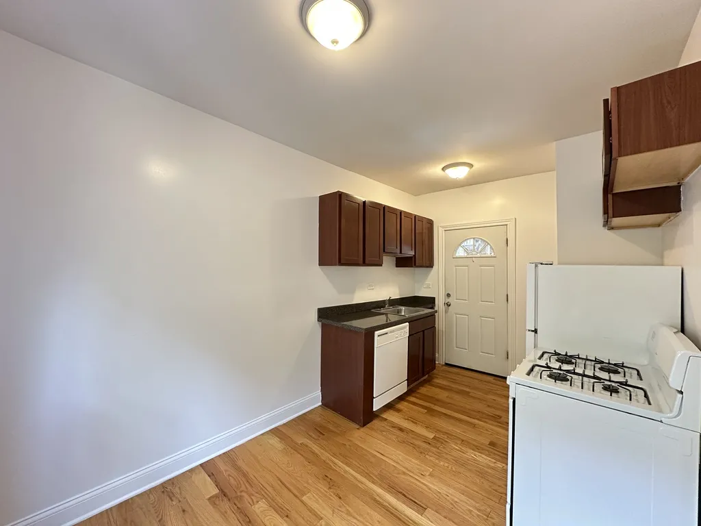 3823 N Fremont St, ,  60613, USA 60613-unit#2E-Chicago-IL