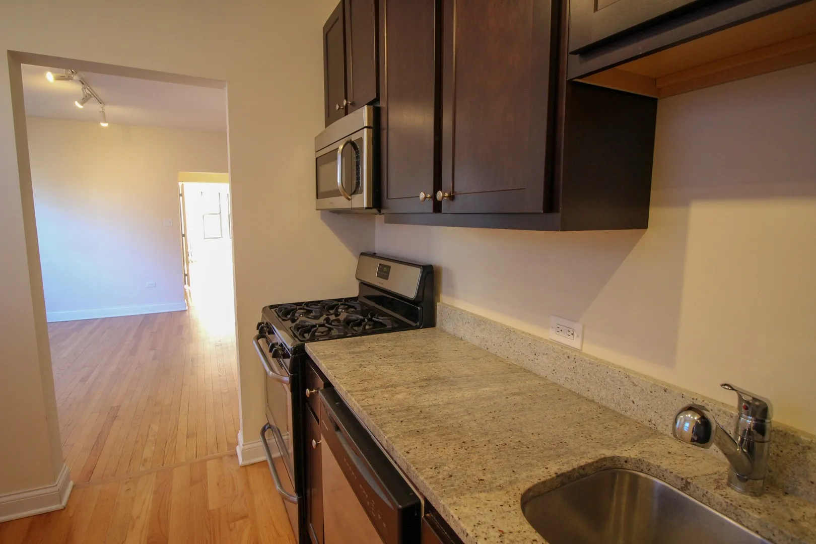 1638 W North Shore Ave, , 60626, USA 60626-unit#2-Chicago-IL