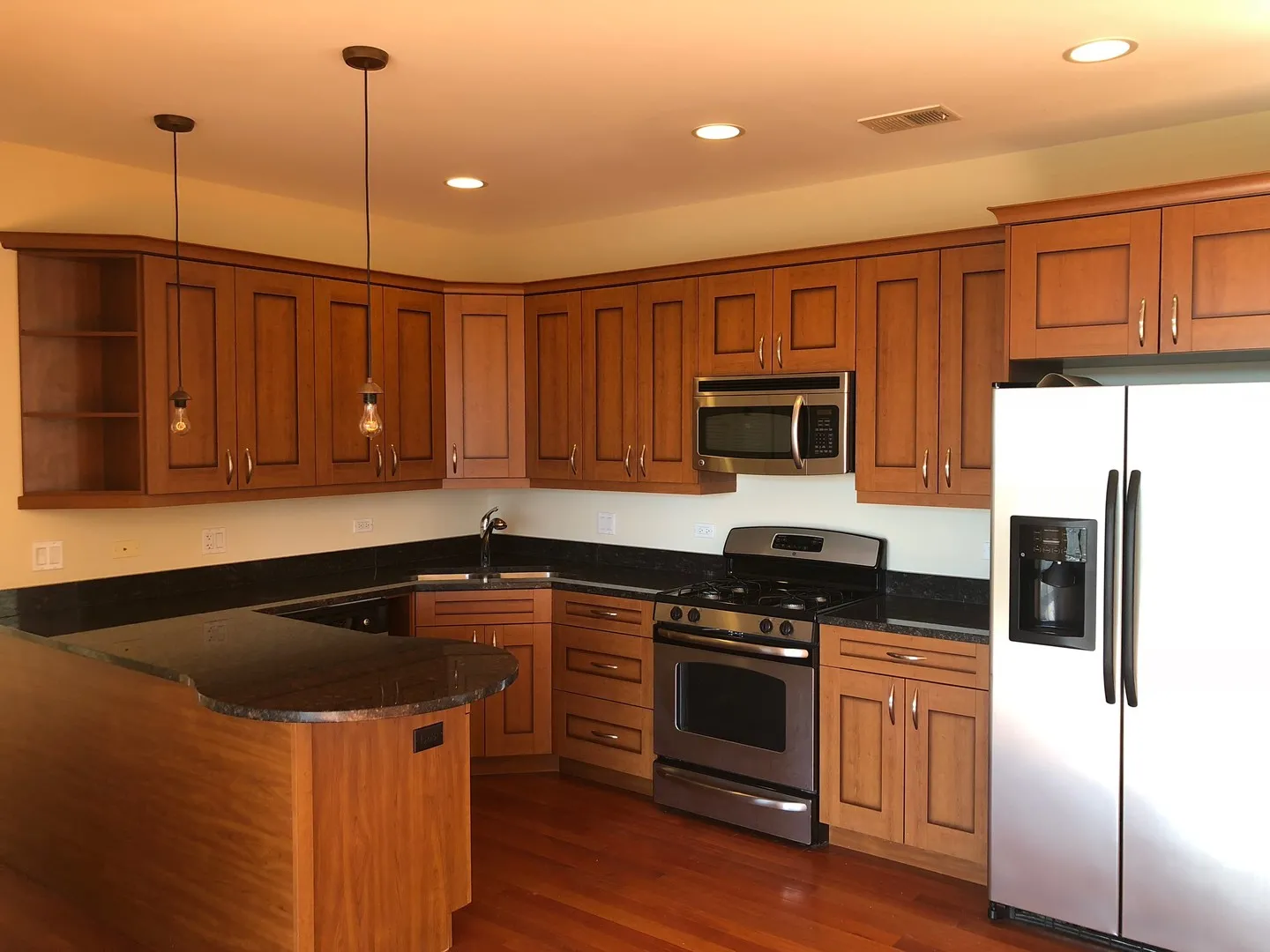 6957 N Greenview Ave, , 60626, USA 60626-unit#4B-Chicago-IL