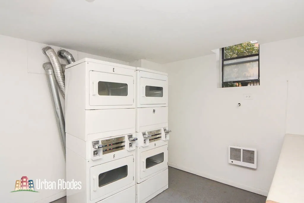 821a W Cornelia Ave, ,  60657, USA 60657-unit#113-Chicago-IL