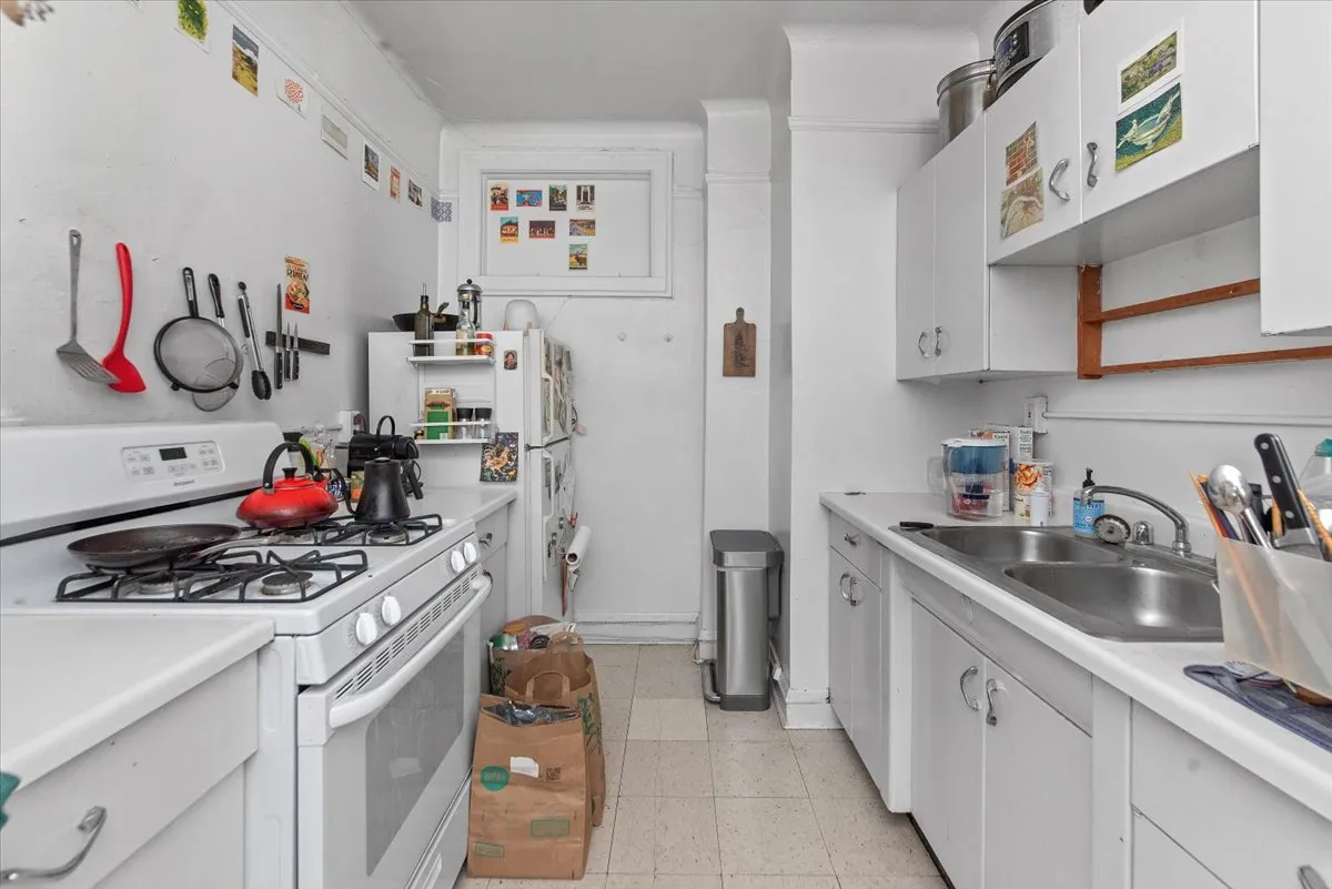 5704 S Harper Ave, ,  60637, USA 60637-unit#404-Chicago-IL