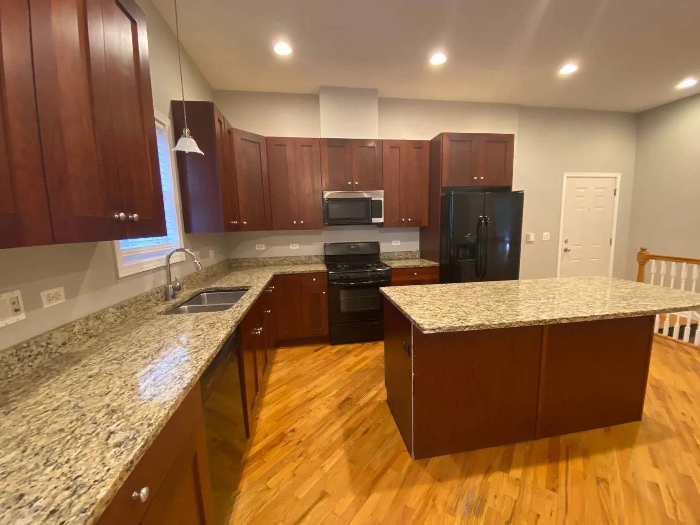 1528 W Greenleaf Ave, ,  60626, USA 60626-unit#1N-Chicago-IL