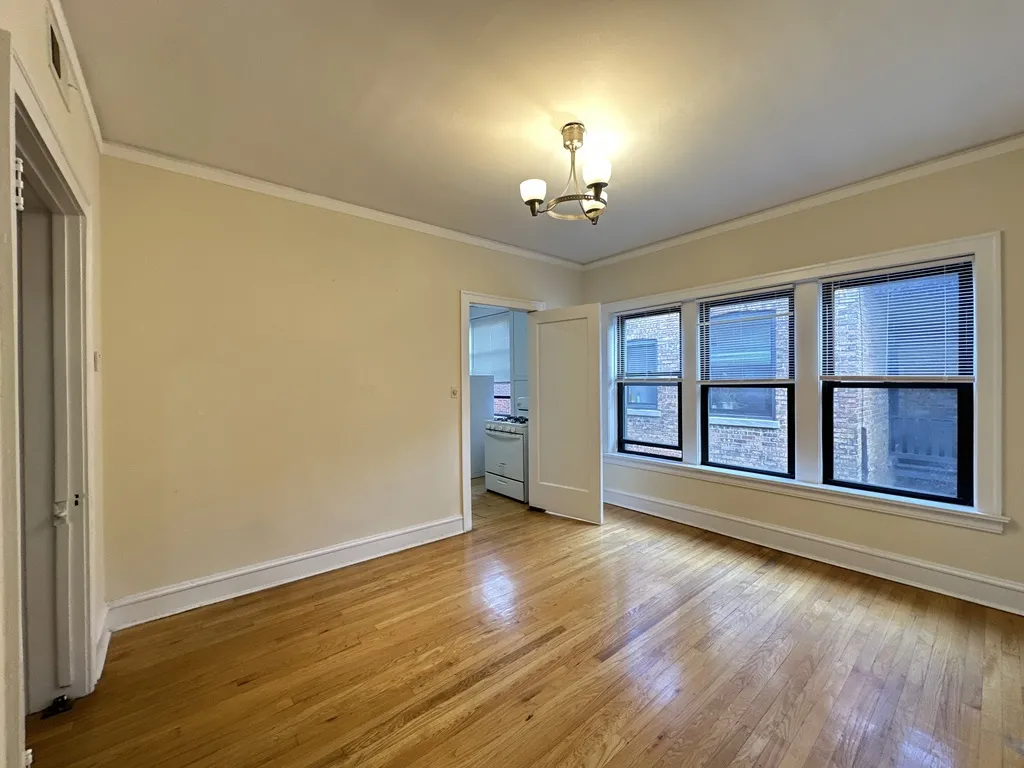 1307 Oak Ave, Evanston,  60201, USA 60201-unit#3W-Chicago-IL