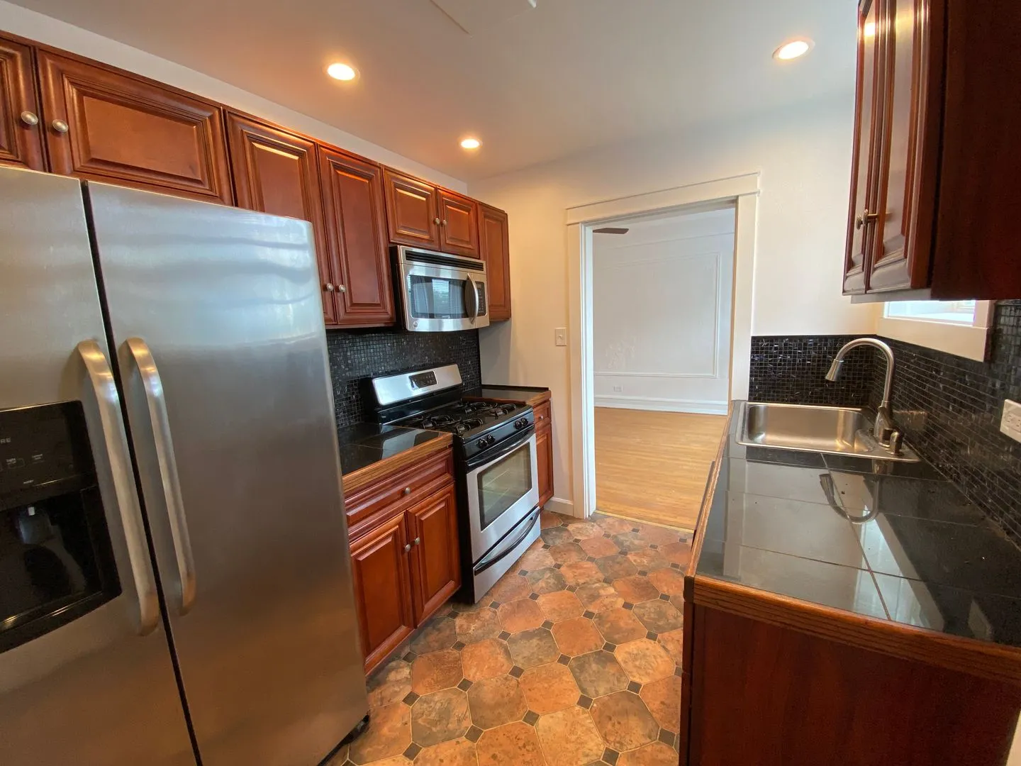 6305 N Washtenaw Ave, ,  60659, USA 60659-unit#1-Chicago-IL