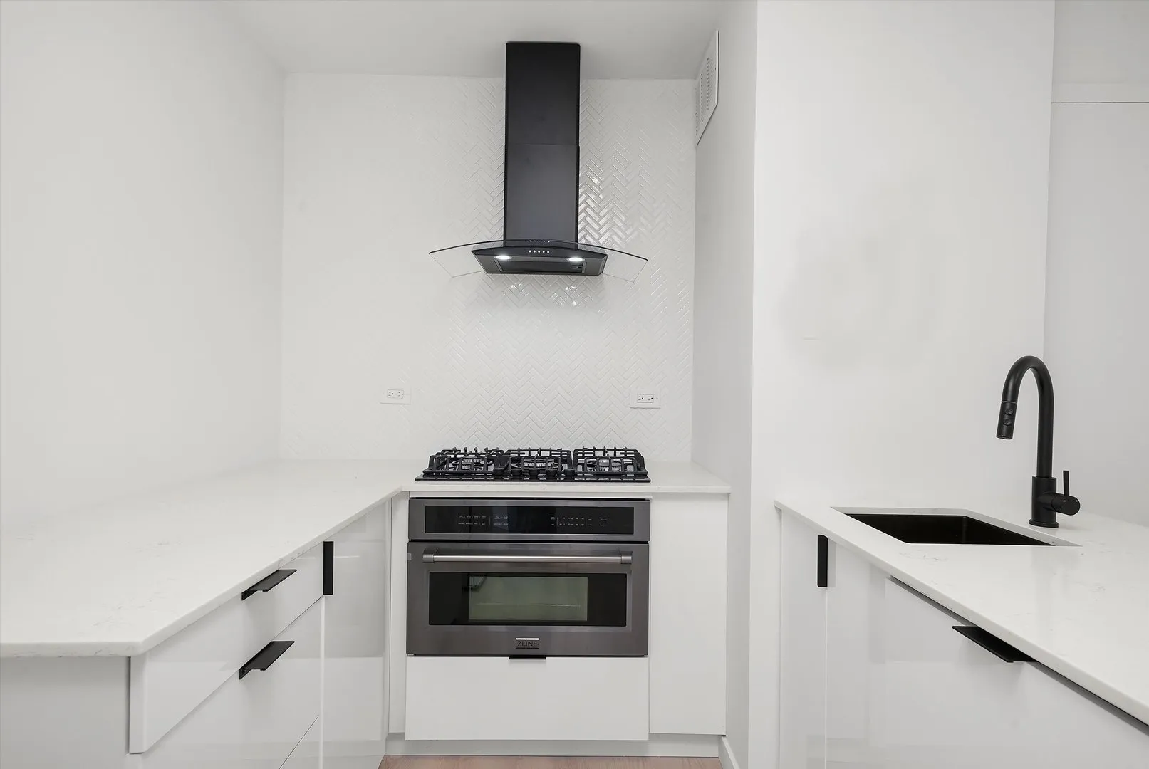 247 E Chestnut St, , 60611, USA 60611-unit#2004-Chicago-IL