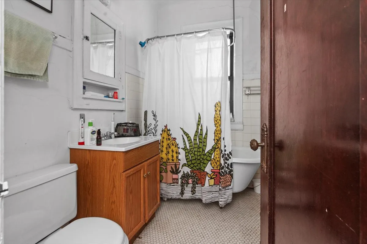 5704 S Harper Ave, ,  60637, USA 60637-unit#404-Chicago-IL