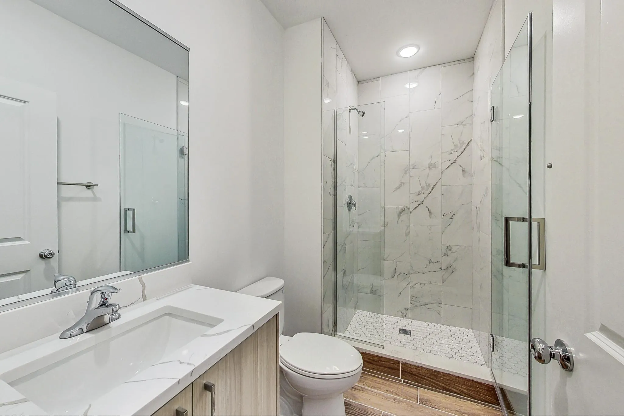 6122 S University Ave, ,  60637, USA 60637-unit#201-Chicago-IL