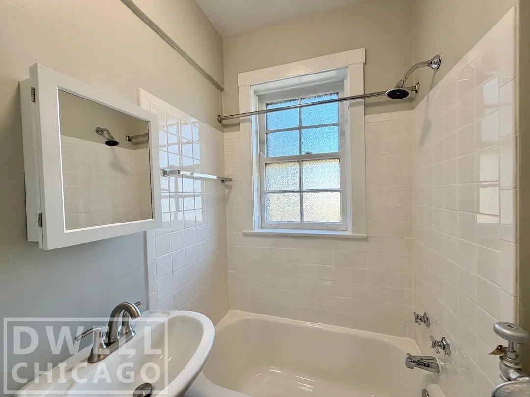 1601 W Thome Ave, ,  60660, USA 60660-unit#2A-Chicago-IL