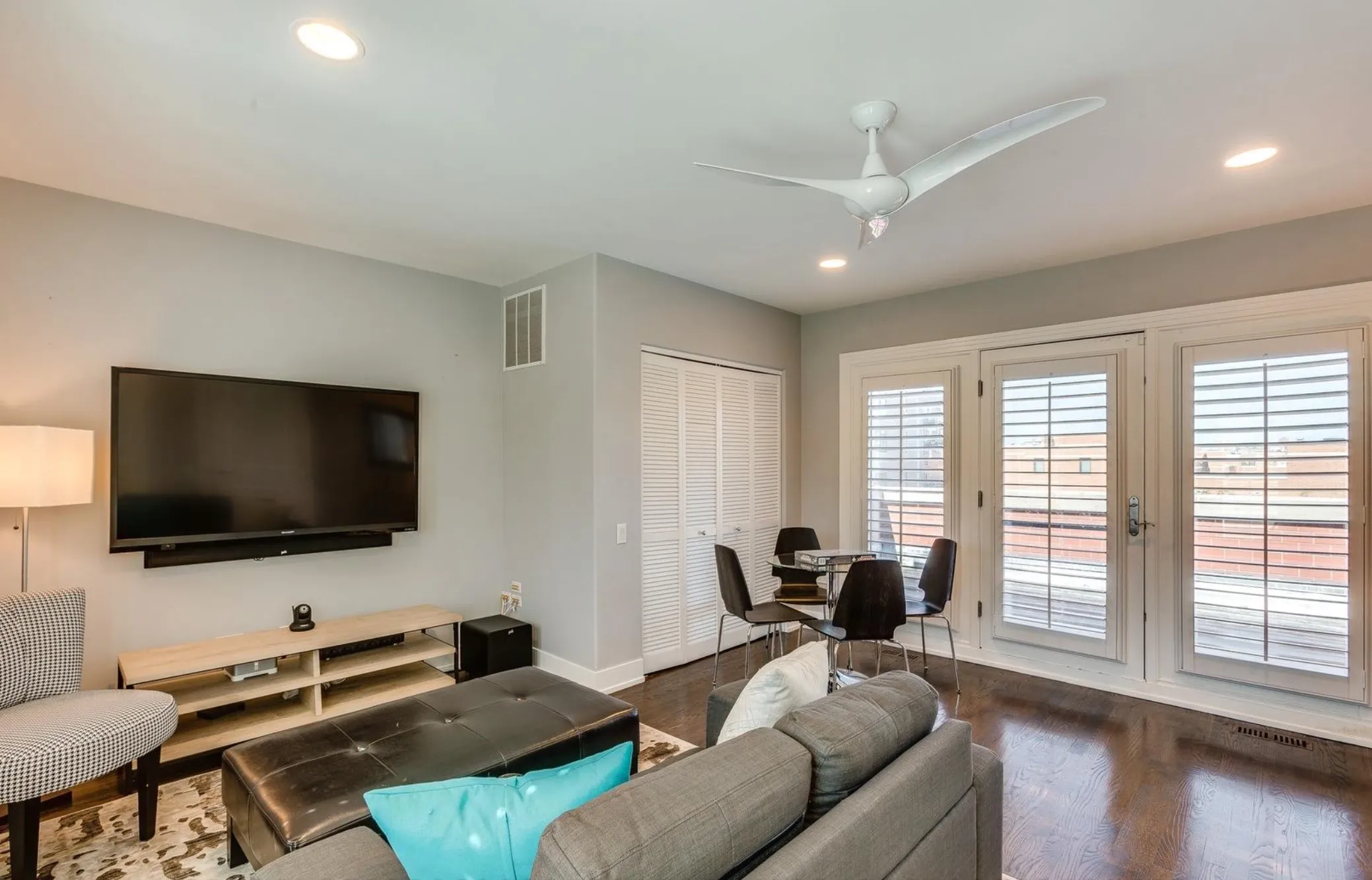 111 S Aberdeen St   60607 60607-Chicago-IL
