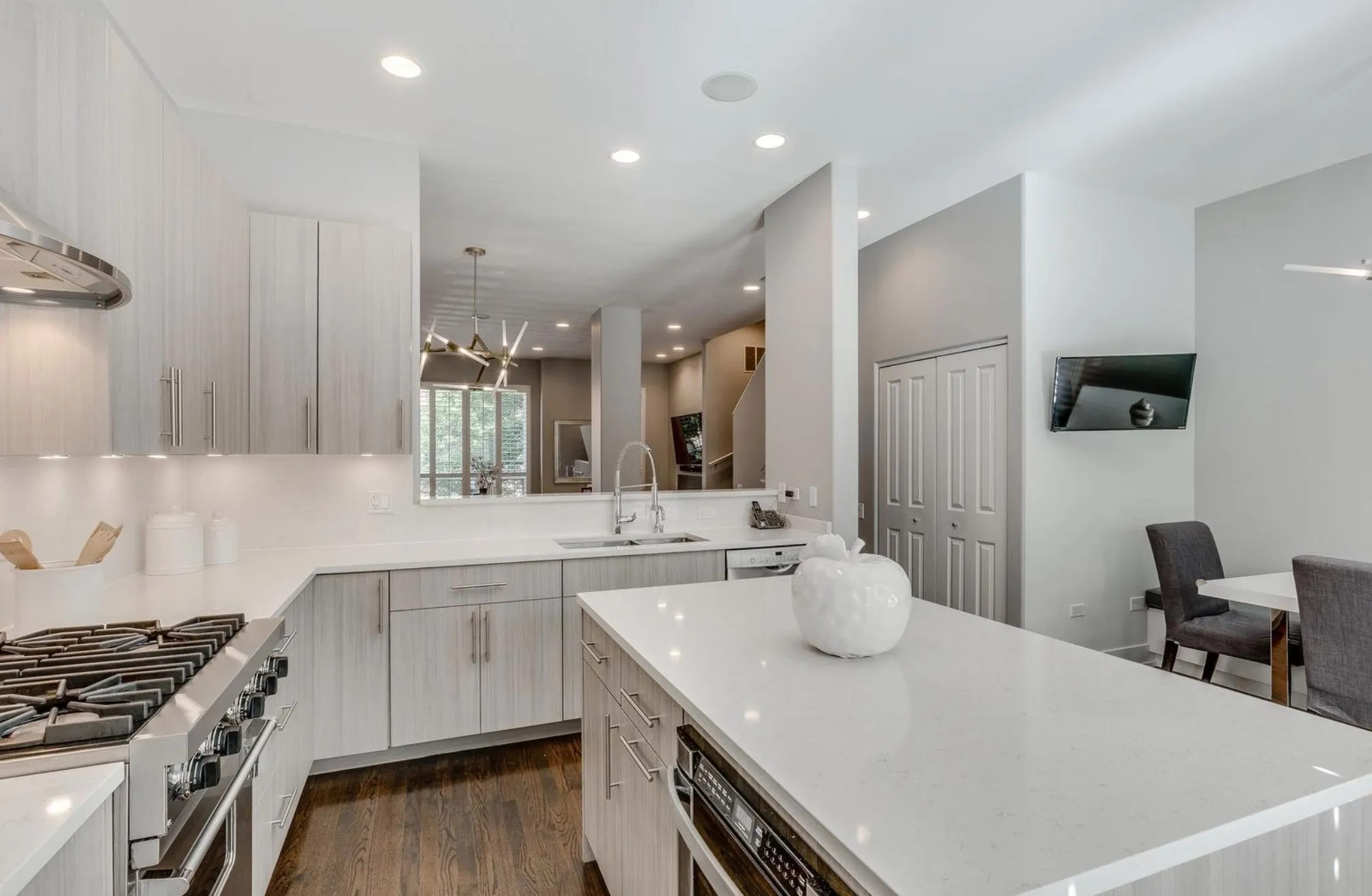 111 S Aberdeen St   60607 60607-Chicago-IL