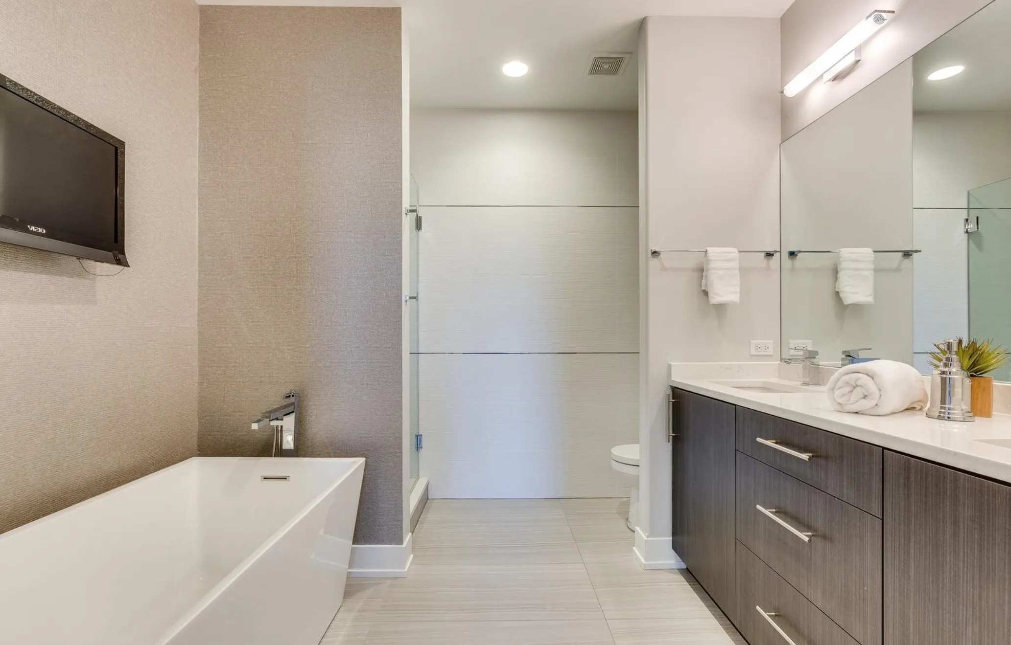 111 S Aberdeen St   60607 60607-Chicago-IL