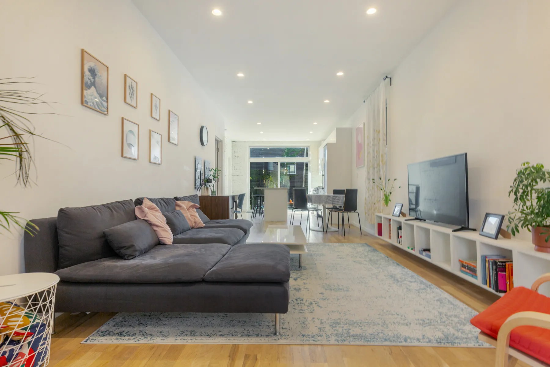 522 N CLAREMONT AVE 60612-unit#01-Chicago-IL