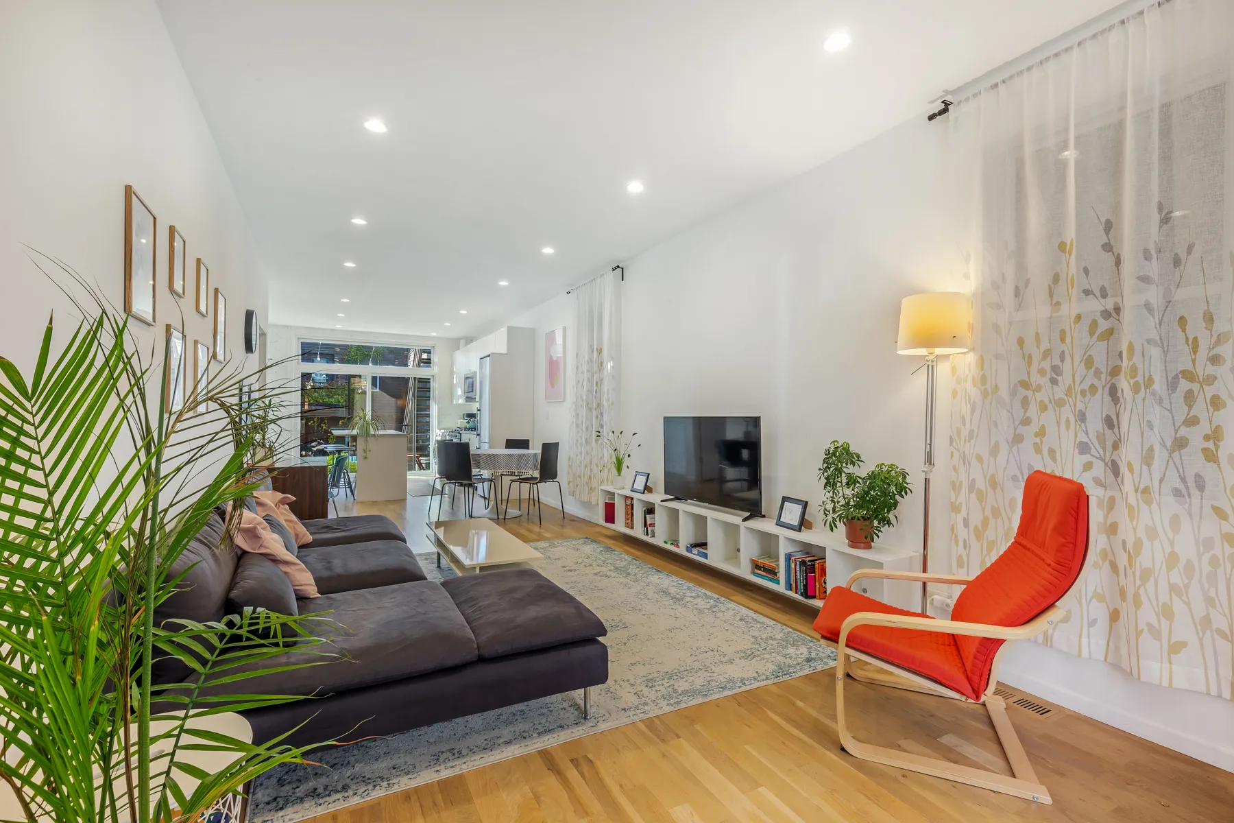 522 N CLAREMONT AVE 60612-unit#01-Chicago-IL