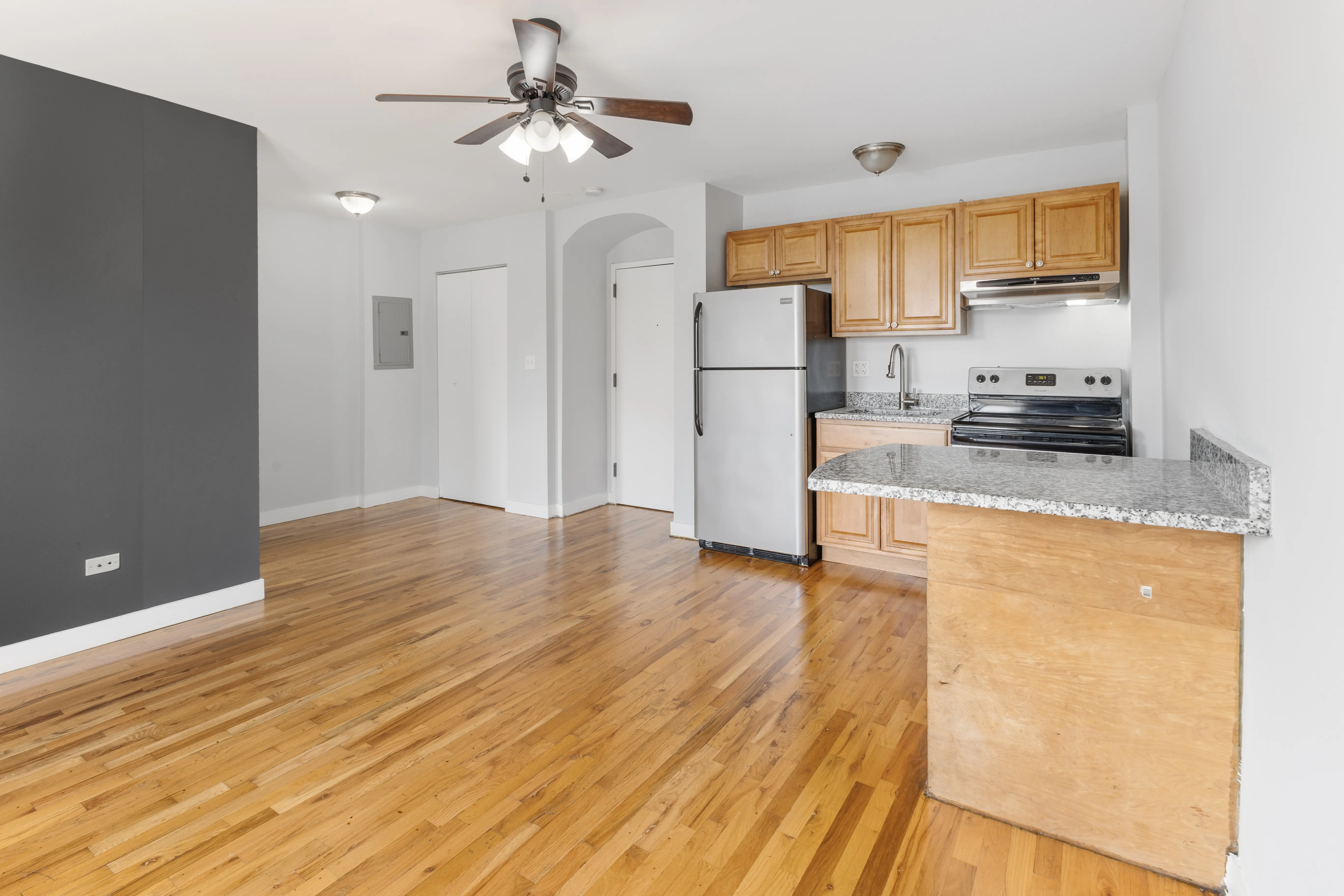 7450 N GREENVIEW AVE 60626-The Greenview-Chicago-IL