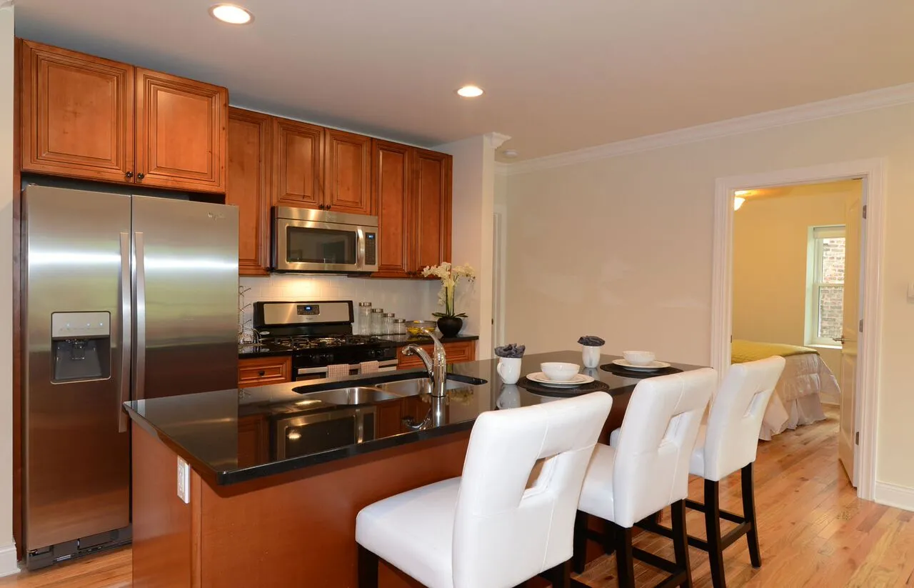 4520 N Beacon St   60640 60640-4520 N Beacon-Chicago-IL