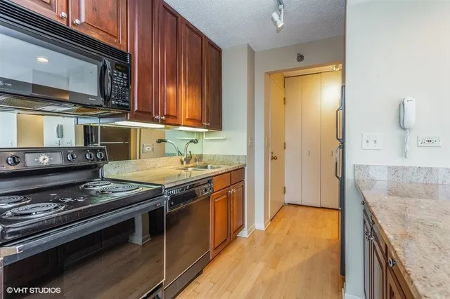 111 W MAPLE ST 60610-Gold Coast Galleria-unit#2401-Chicago-IL