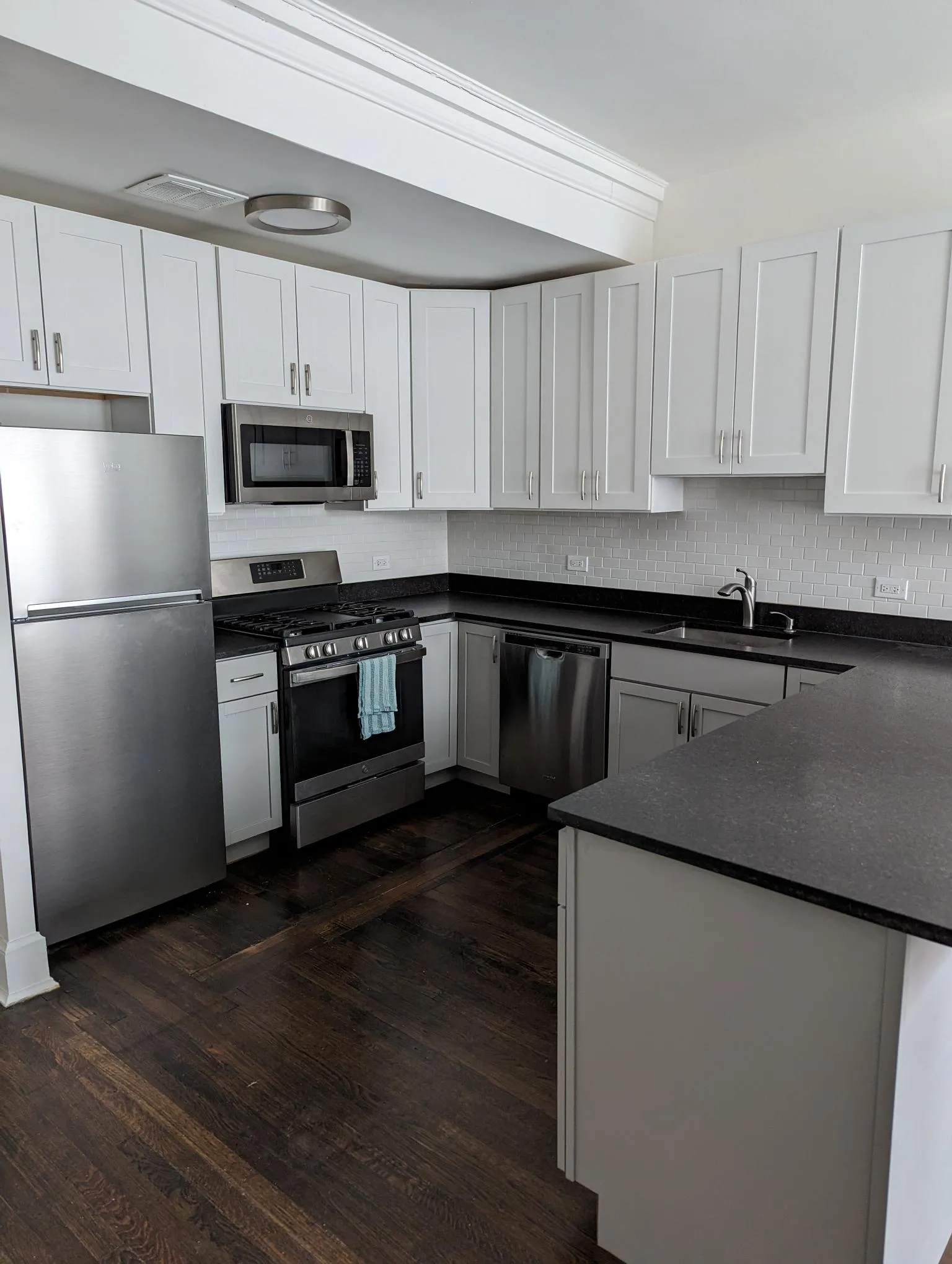 3030 N Sheridan Rd   60657 60657-unit#105-Chicago-IL