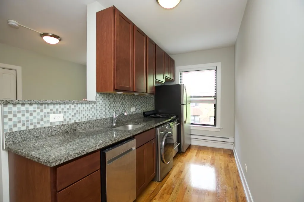 2900 N MDRED AVE 60657-2900-14 North Mildred-Chicago-IL