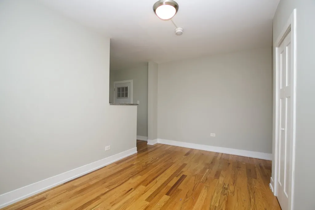 2900 N MDRED AVE 60657-2900-14 North Mildred-Chicago-IL