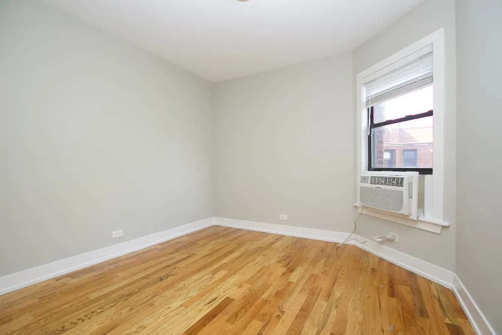 2900 N MDRED AVE 60657-2900-14 North Mildred-Chicago-IL