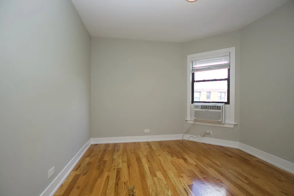 2900 N MDRED AVE 60657-2900-14 North Mildred-Chicago-IL