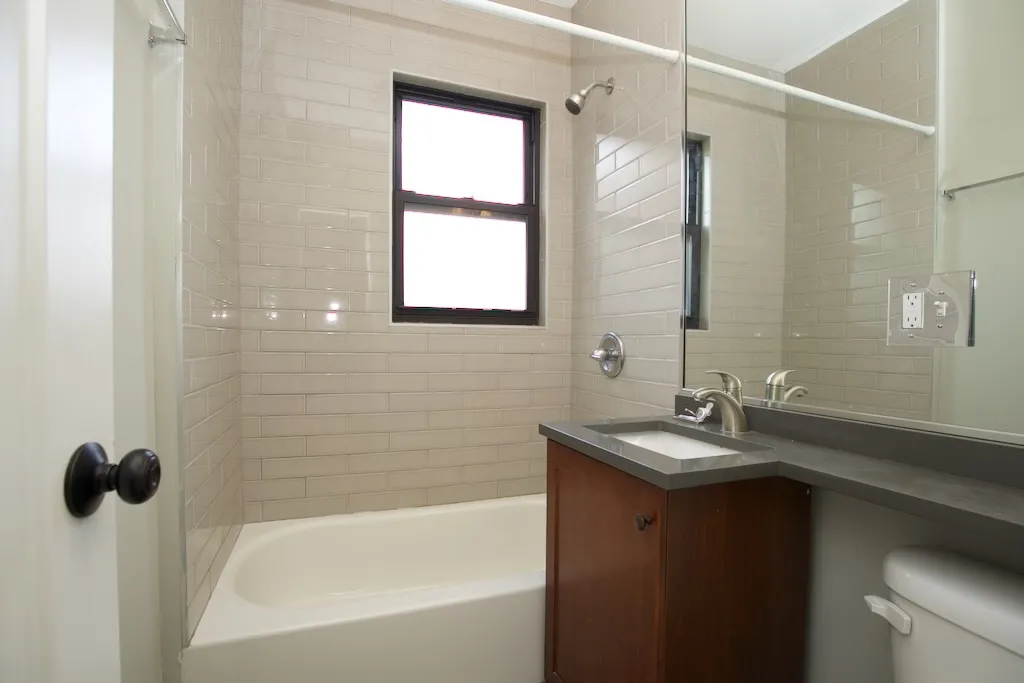 2900 N MDRED AVE 60657-2900-14 North Mildred-Chicago-IL