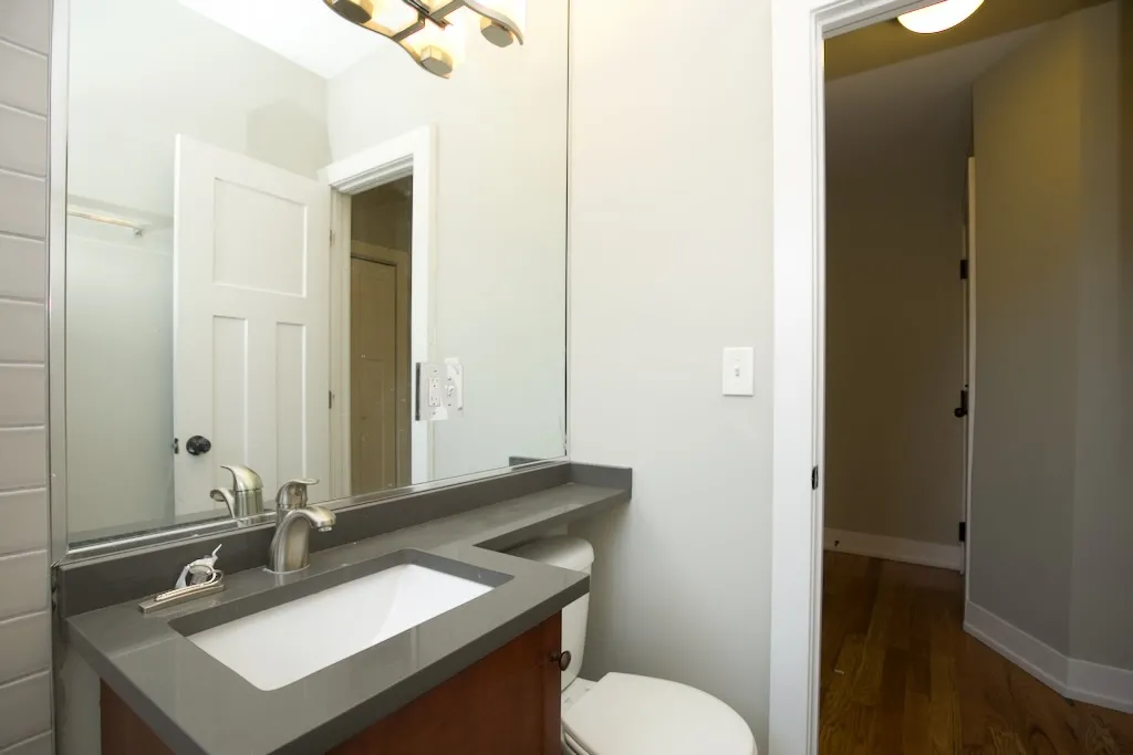 2900 N MDRED AVE 60657-2900-14 North Mildred-Chicago-IL