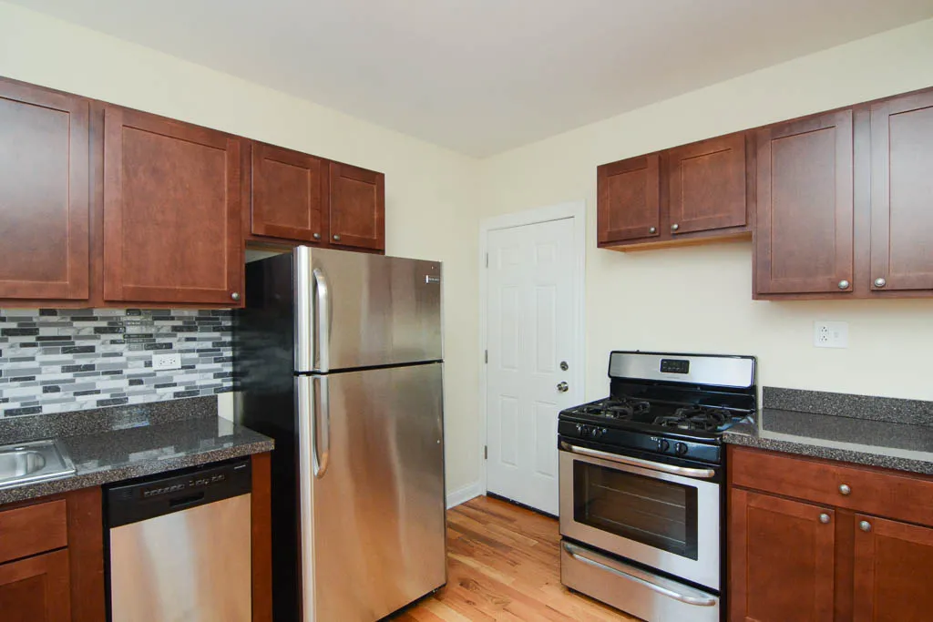 428-438 W Belden Apartments