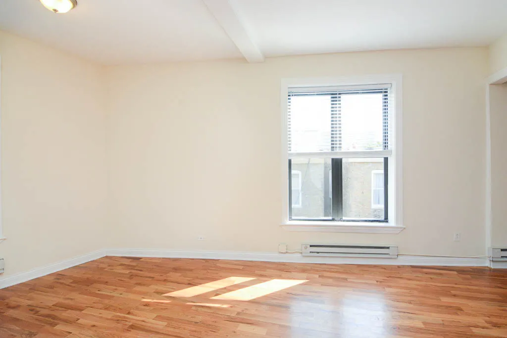 428-438 W Belden Apartments