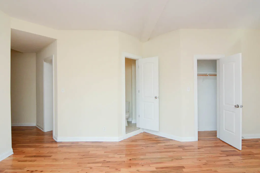 428-438 W Belden Apartments