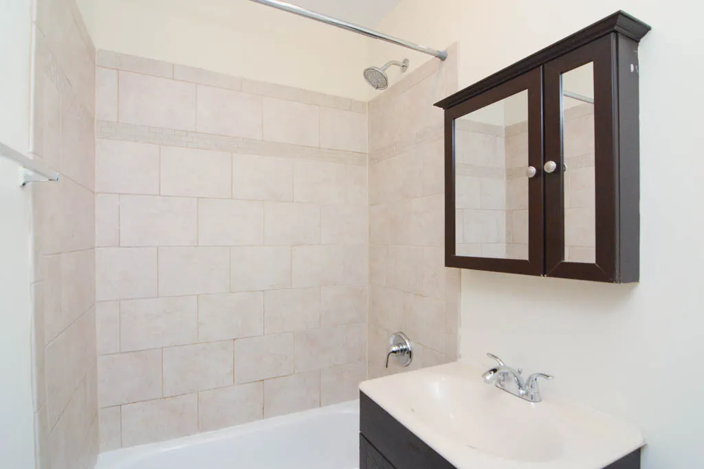 428-438 W Belden Apartments