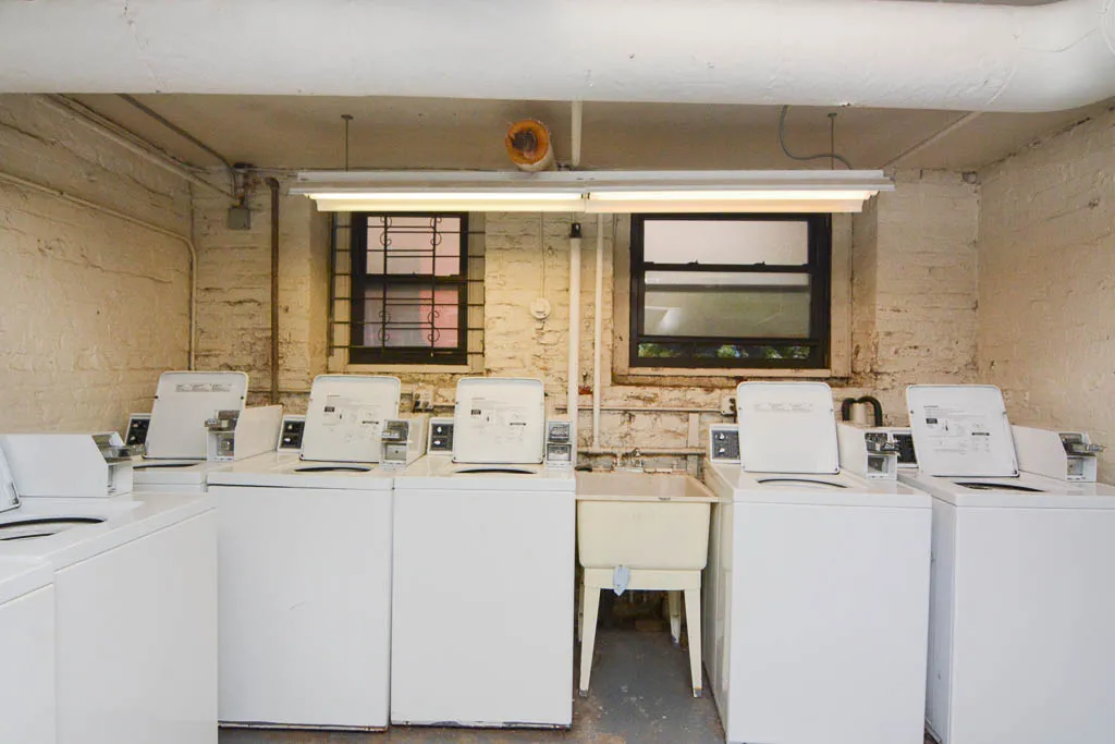 428-438 W Belden Apartments