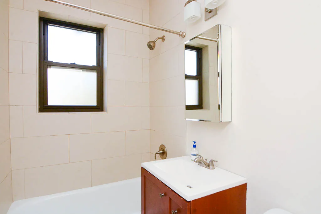 4034-40 N ASHLAND AVE 60613-4034 North Ashland-Chicago-IL