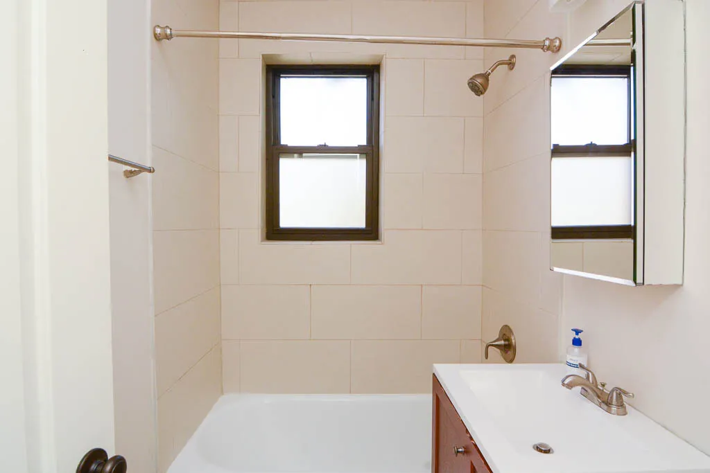 4034-40 N ASHLAND AVE 60613-4034 North Ashland-Chicago-IL