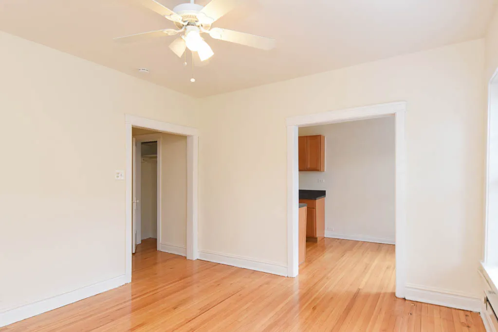 3823-29 North Fremont Apartments