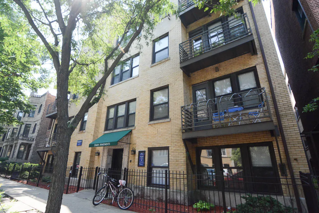 917 West Dakin Apartments