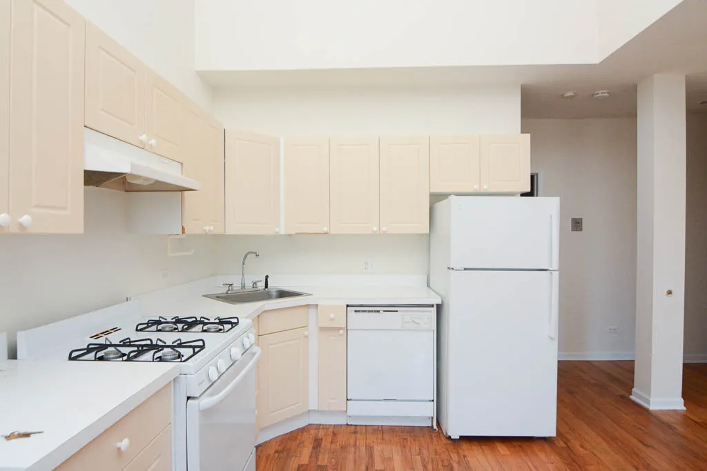 917 West Dakin Apartments