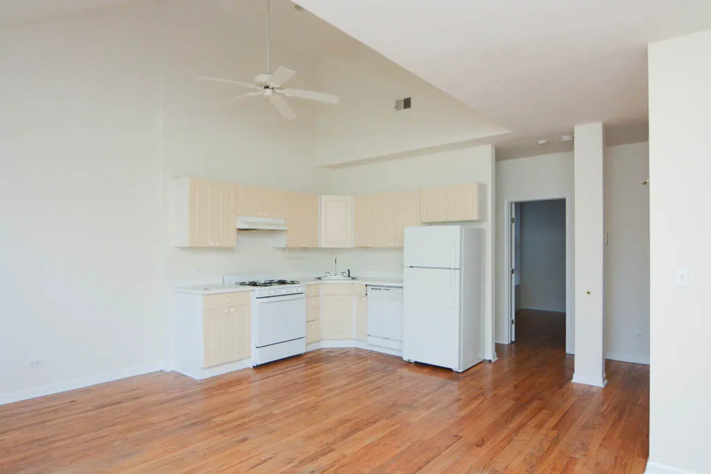 917 West Dakin Apartments